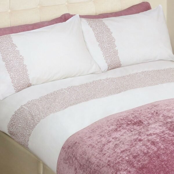 Little Vines Embroidered Bedset