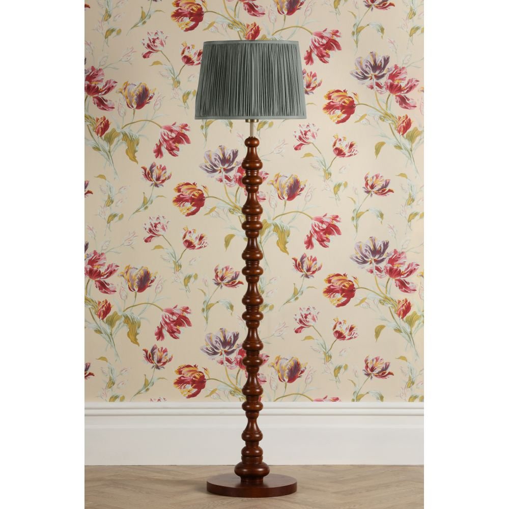 lampara-de-pie-millbrook-madera-oscura-laura-ashley (1)