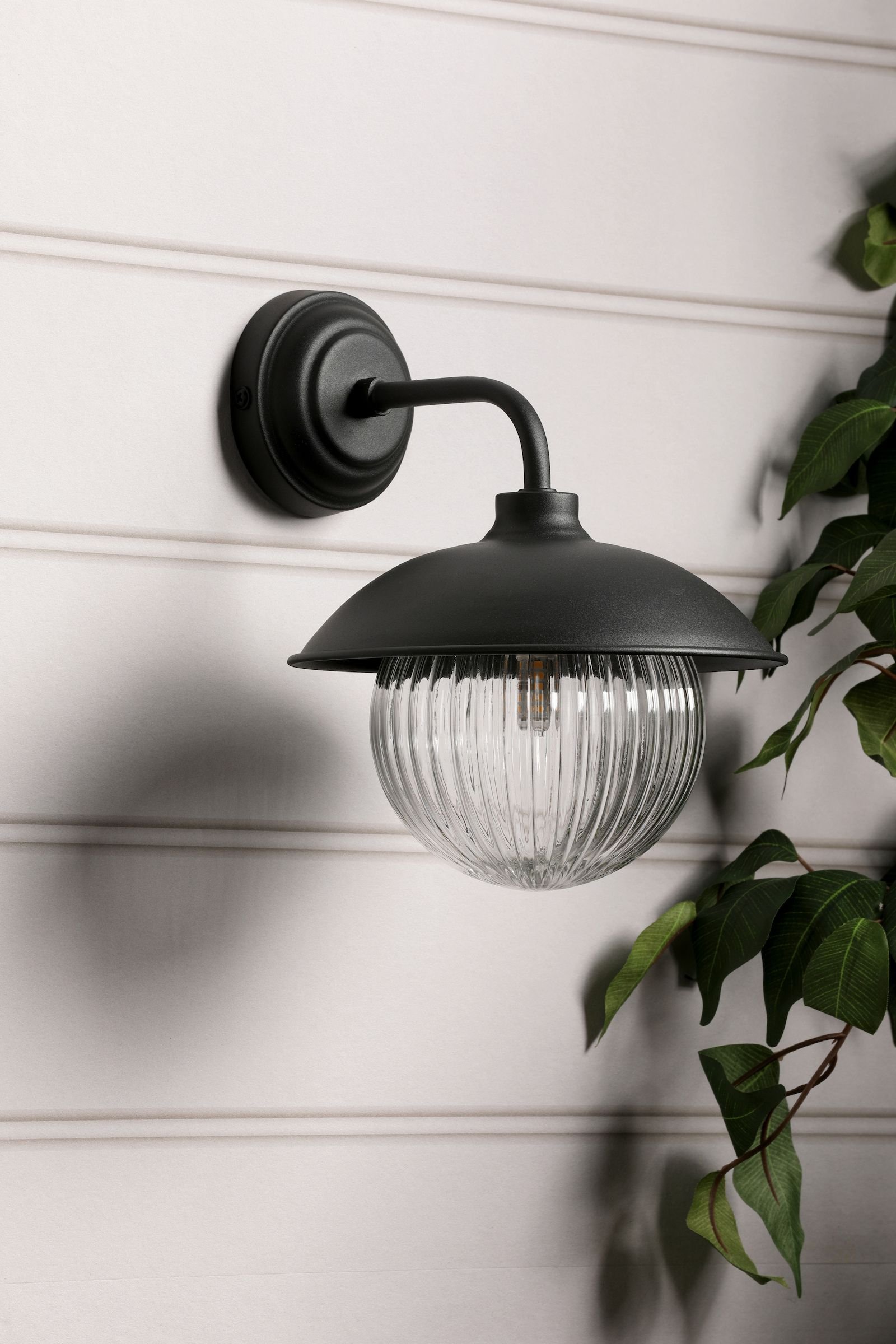 aplique-exterior-negro-hatton-laura-ashley-ip44 (4)