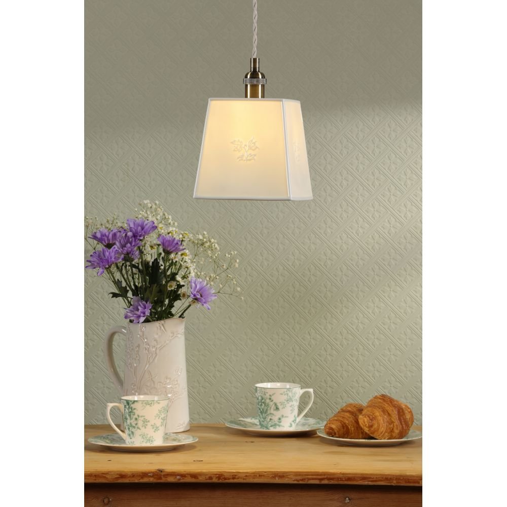 lampara-techo-porcelana-cuadrada-crema-laura-ashley (1)