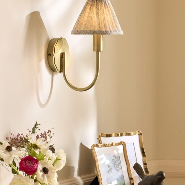 WILLOWBROOK WALL LIGHT MATT ANTIQUE BRASS