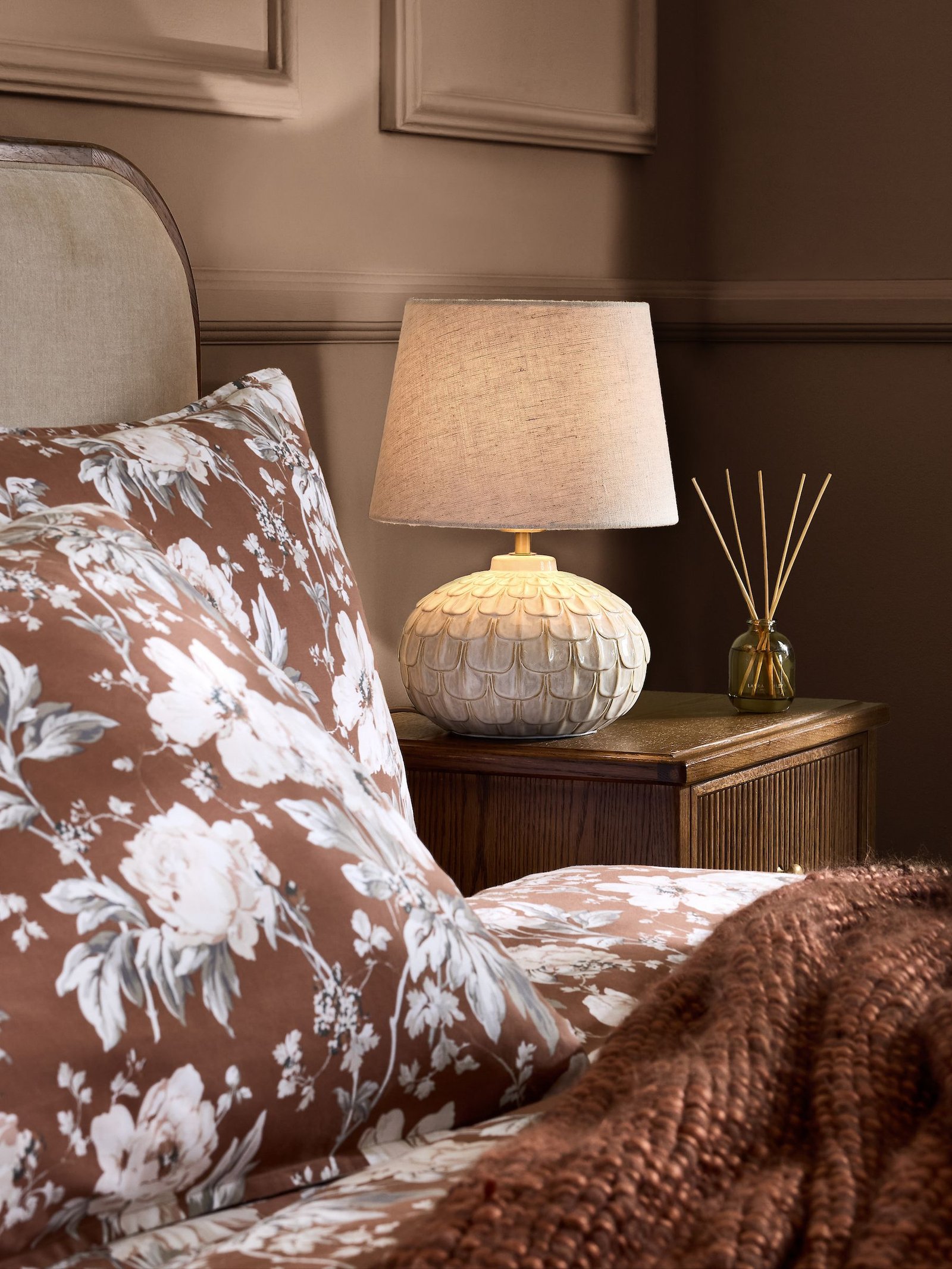 lampara-de-mesa-ceramica-gris-kentford-laura-ashley