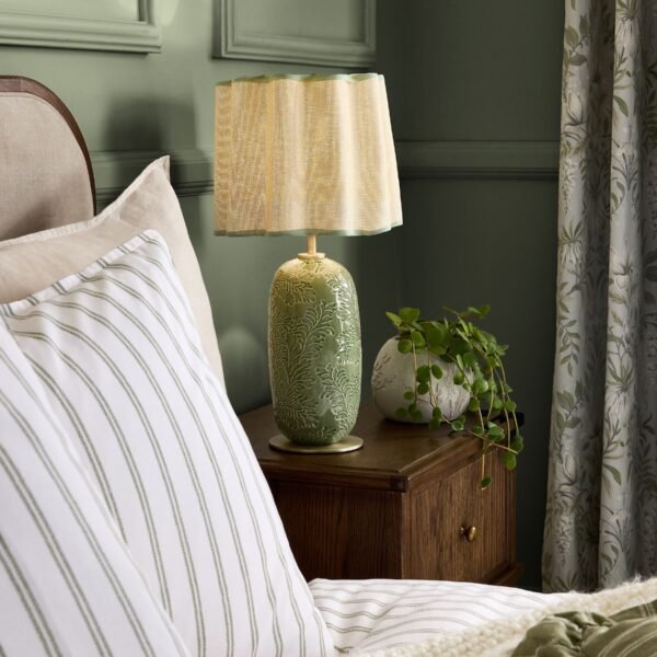 SILCHESTER TABLE LAMP GREEN
